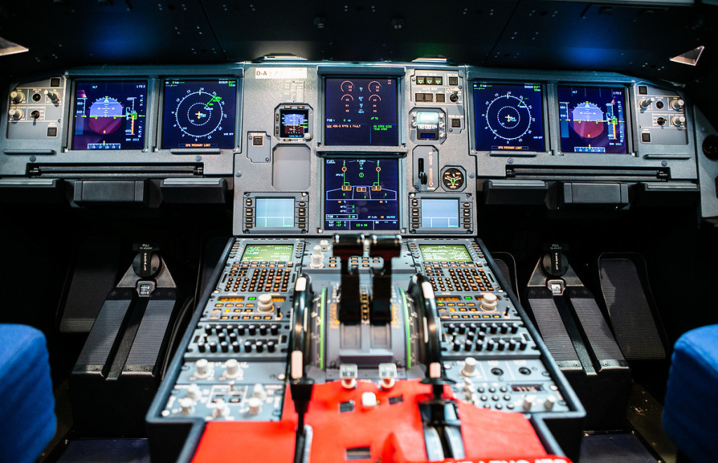1608641812-Cockpit A320neo.jpg