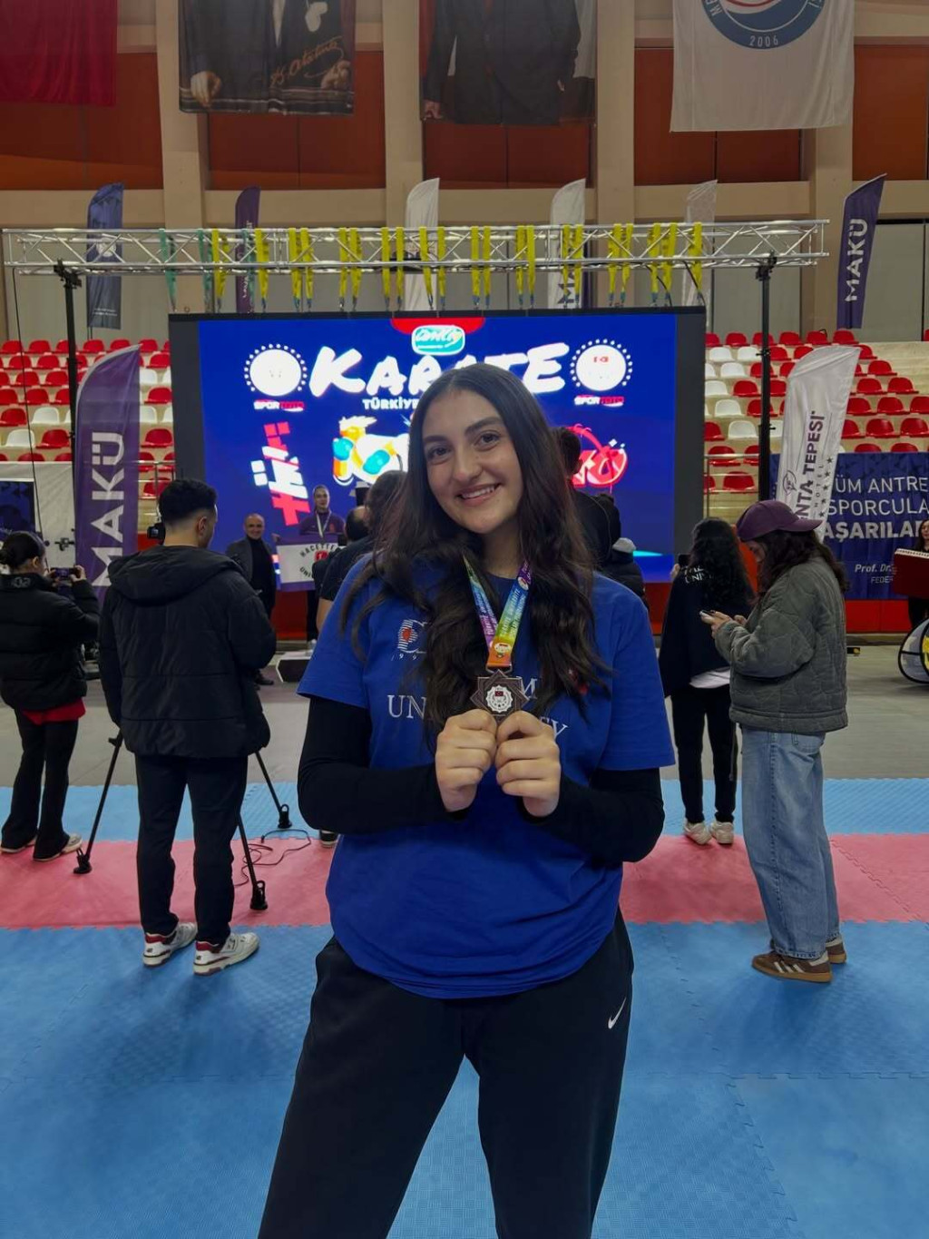 1784034138-karate 3.jpg
