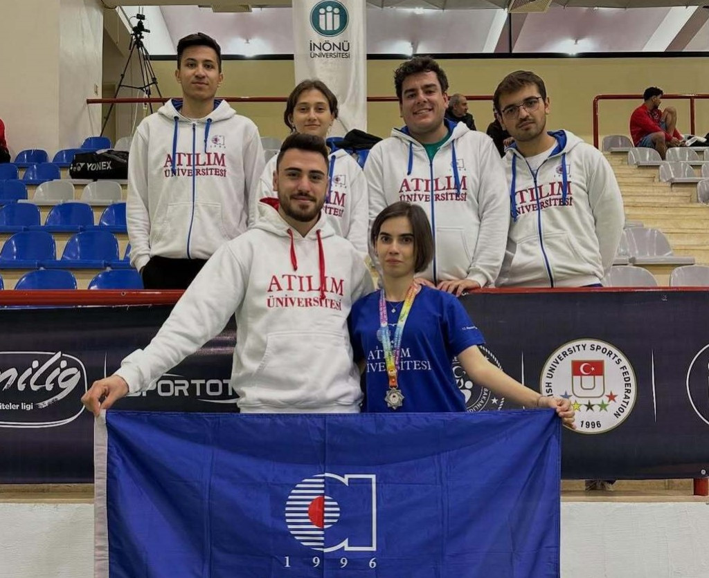 1784620194-badminton 1.jpg