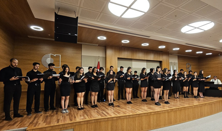 ART 235 Çok Sesli Koro Dersi Öğrenci Konseri