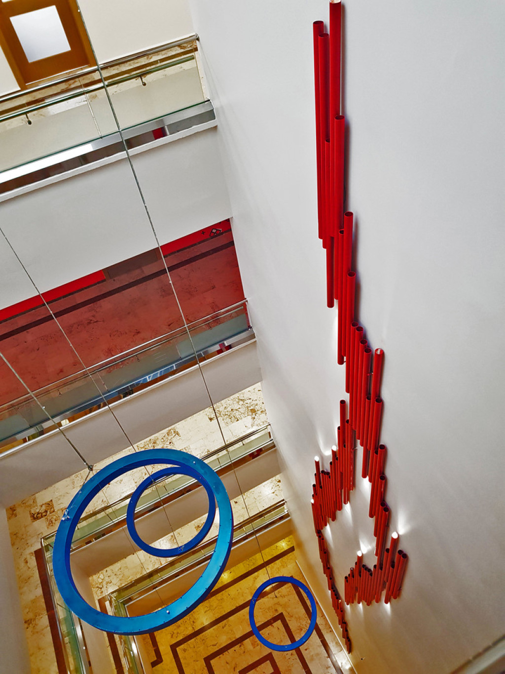 1539758237-333m.jpg