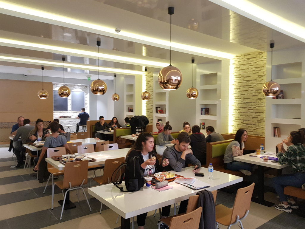 /uploads/news/sarmasik-cafe-oku-birak-kosesi-acildi-1539591801/1539591466-20181011_131232.jpg