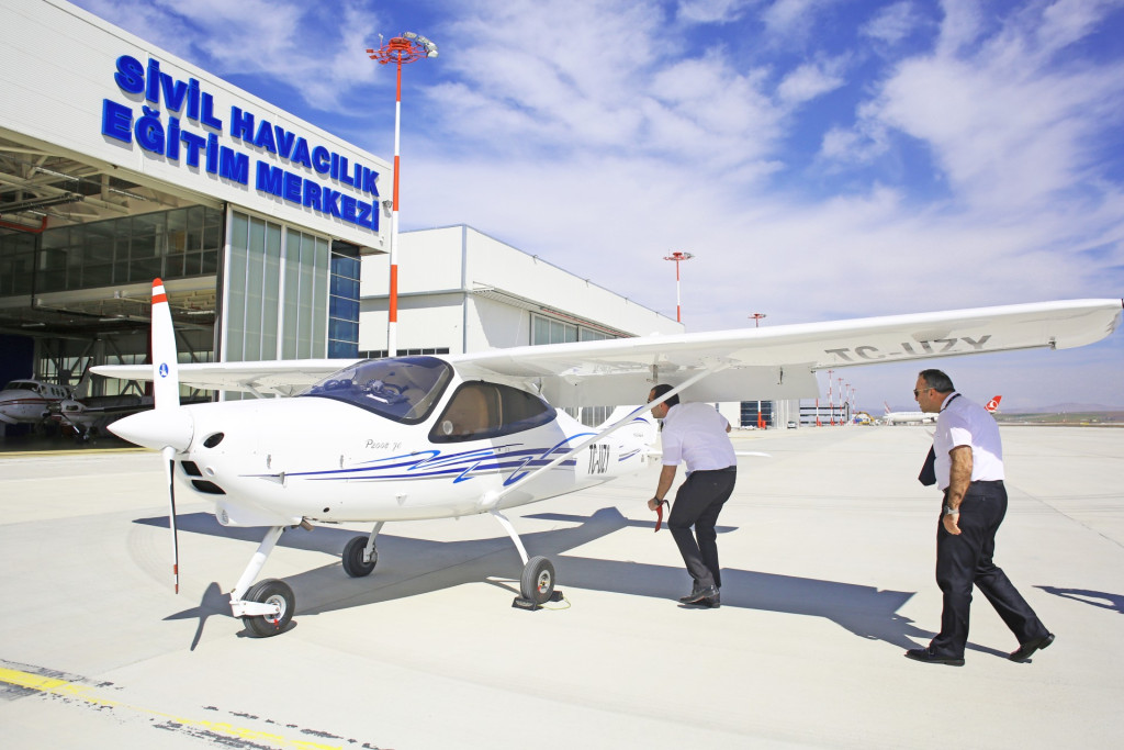 1562571194-Hangar_2.jpg
