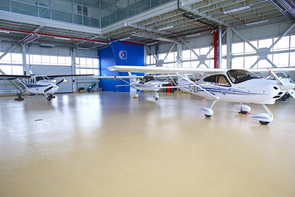1562571194-Hangar_4.jpg