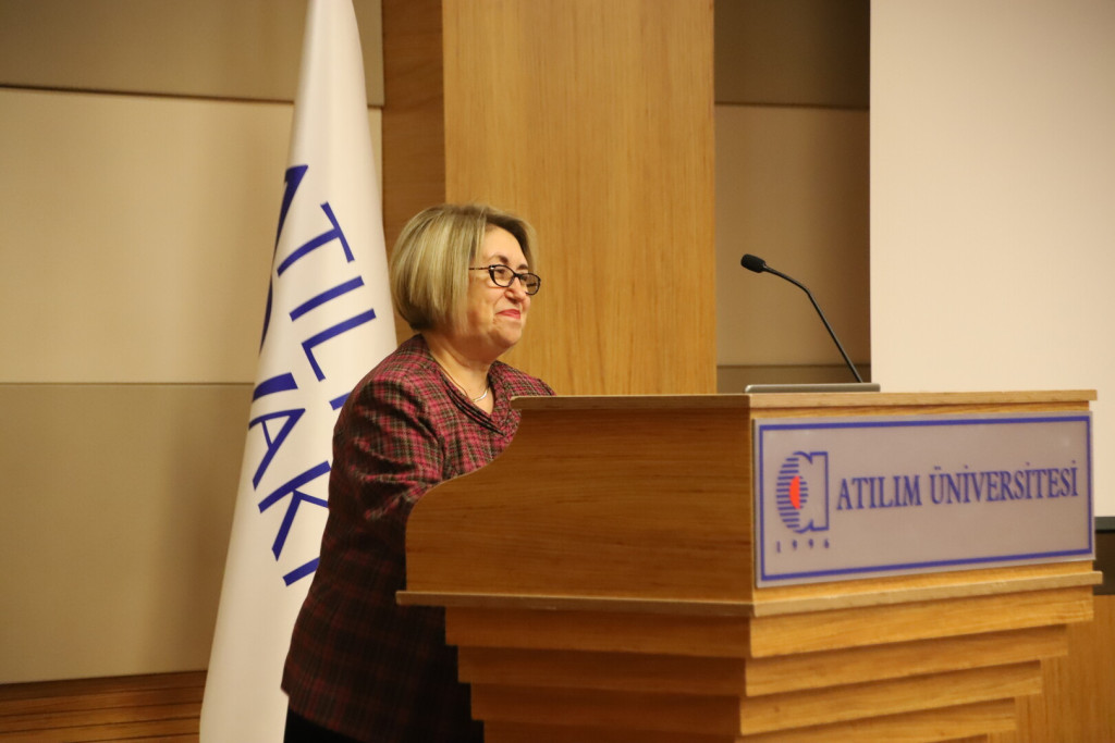 1734614098-Dekan hocamız.JPG