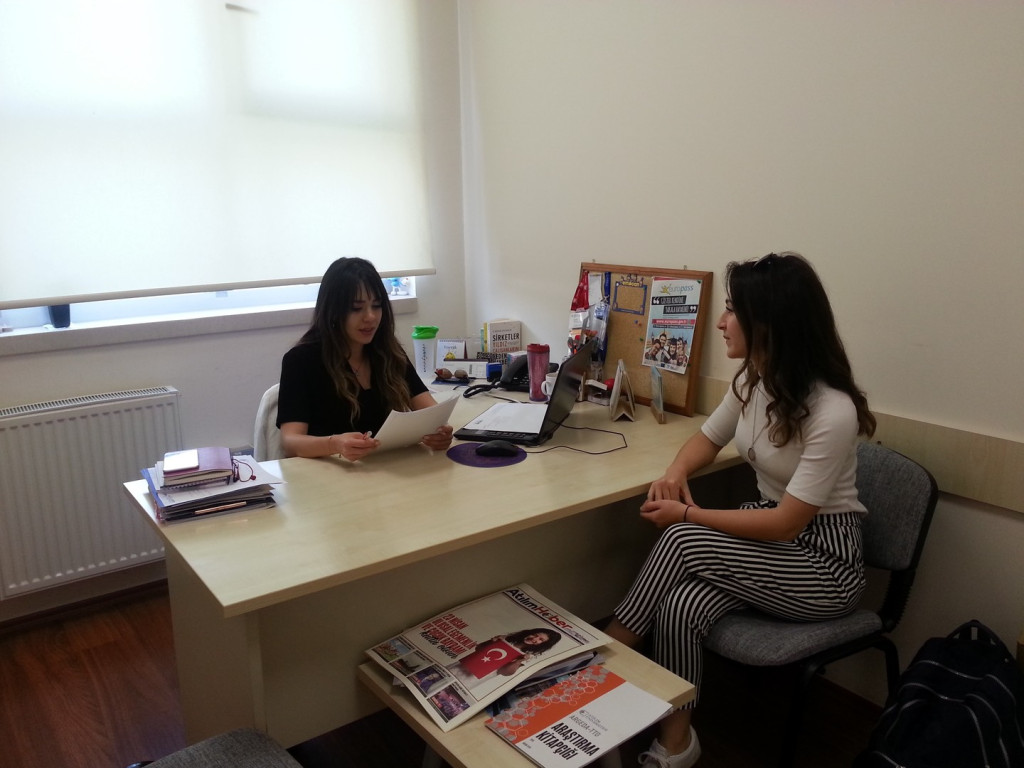 1558439870-Hazel Foto.jpg