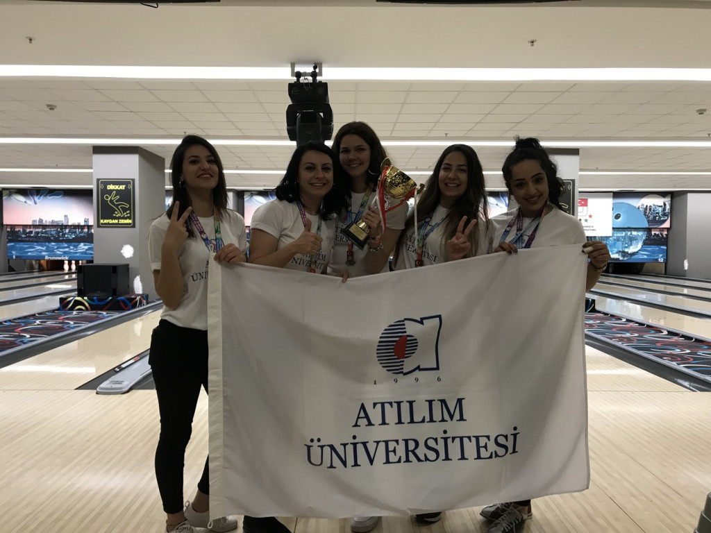 1639144173-kadın bowling.jpg