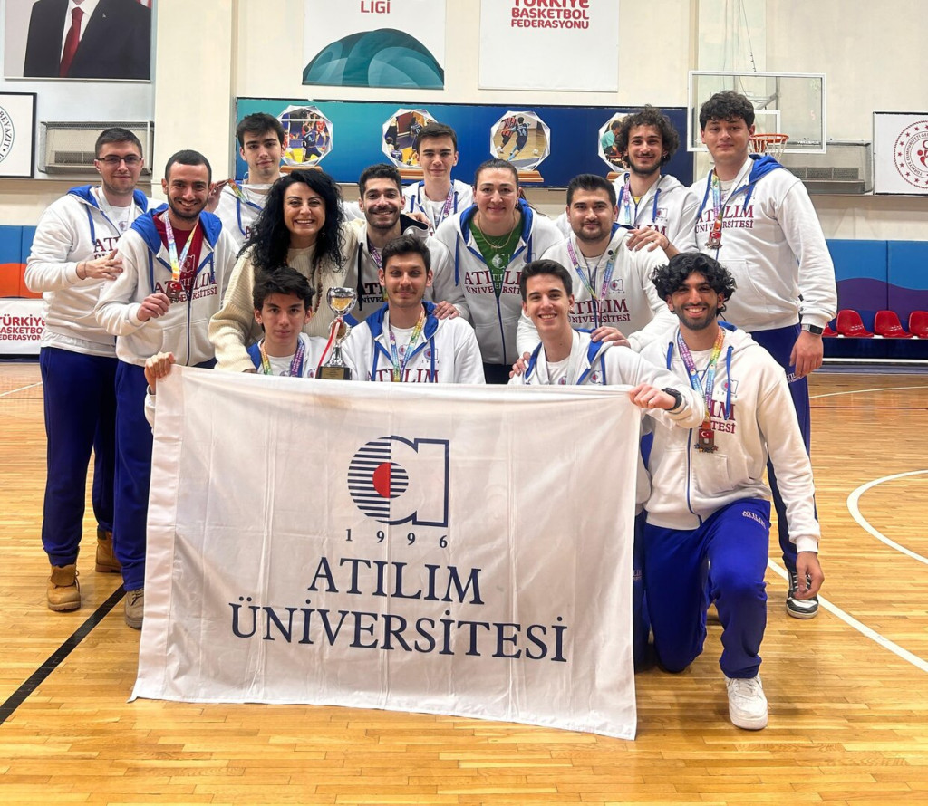 1750240378-erkek voleybol2.jpg