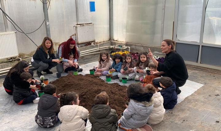Atılım Üniversitesi Ana Sınıfı Öğrencileriyle Mevsimlik Çiçek Dikim Etkinliği