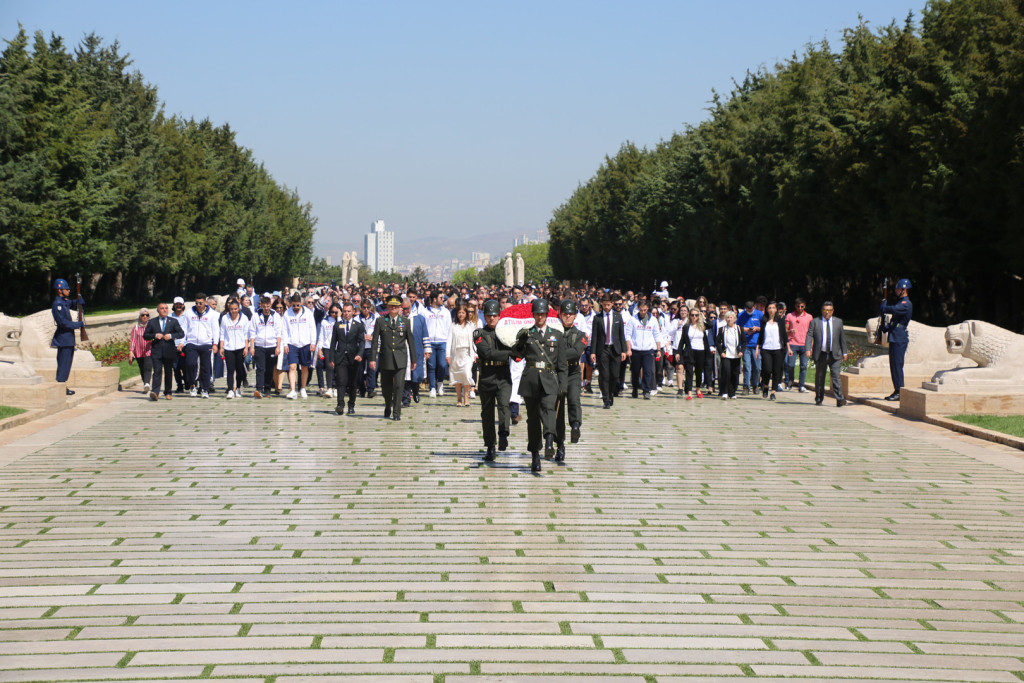 1653658996-BRK_8750-2.jpg